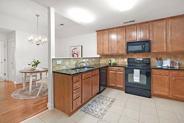 2365 Chimney Cottage Circle NE 14, Marietta, GA 30066