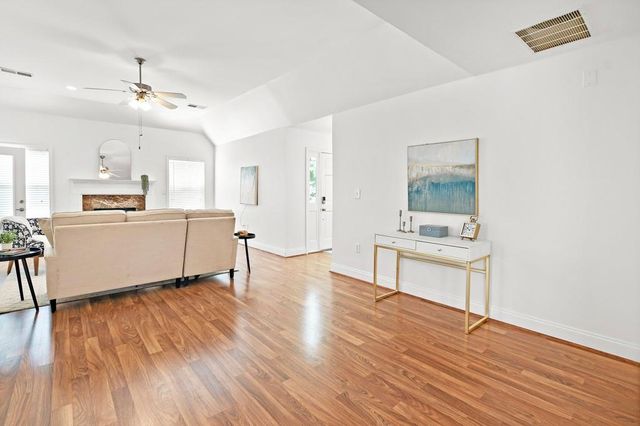 2365 Chimney Cottage Circle NE 14, Marietta, GA 30066