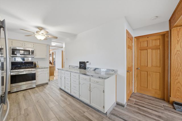 10352 Leslie Lane, Chicago Ridge, IL 60415