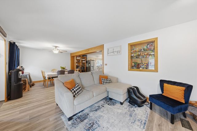 10352 Leslie Lane, Chicago Ridge, IL 60415