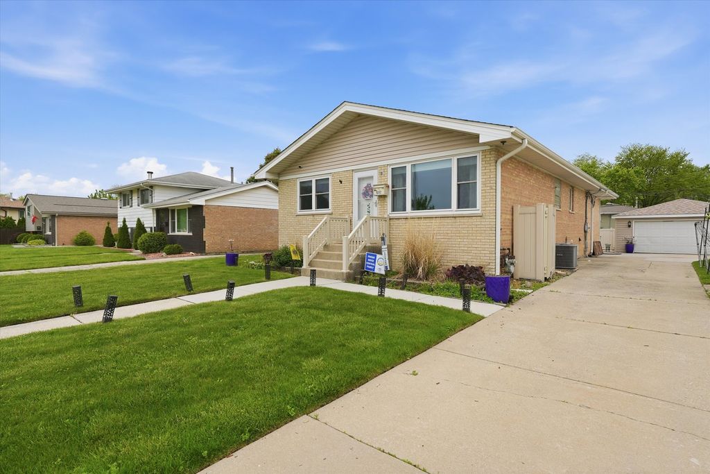 10352 Leslie Lane, Chicago Ridge, IL 60415