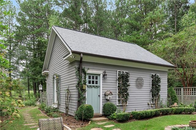 9032 Selborne Lane, Chattahoochee Hills, GA 30268