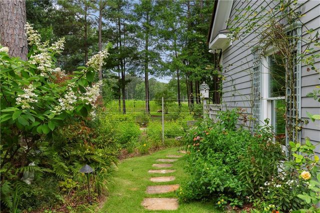 9032 Selborne Lane, Chattahoochee Hills, GA 30268