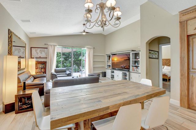 8599 VIA GIARDINO 1, Boca Raton, FL 33433