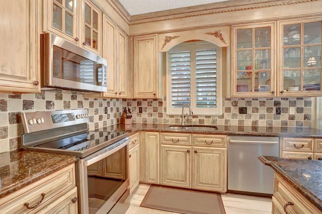 8599 VIA GIARDINO 1, Boca Raton, FL 33433