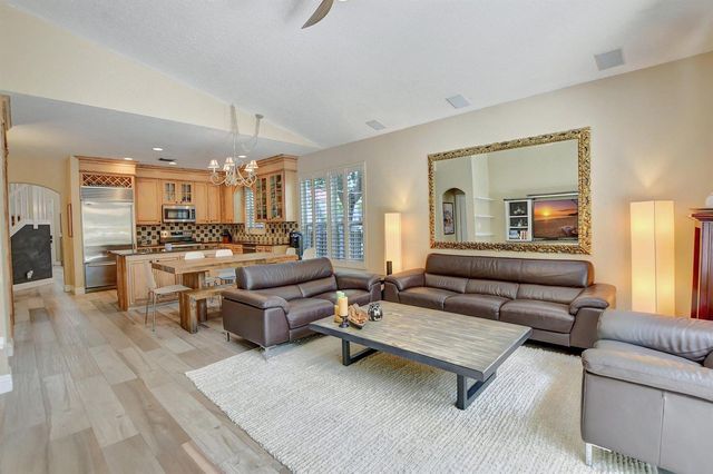 8599 VIA GIARDINO 1, Boca Raton, FL 33433