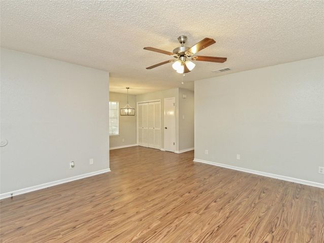 1010 Cushing DR B, Round Rock, TX 78664