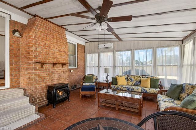 800 Arnold Palmer DR, Portsmouth, VA 23701