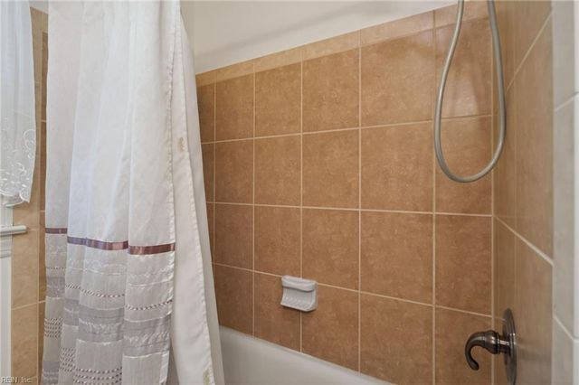 800 Arnold Palmer DR, Portsmouth, VA 23701