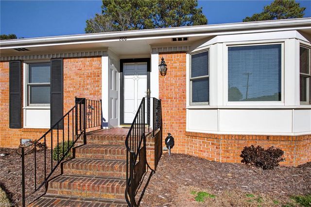 800 Arnold Palmer DR, Portsmouth, VA 23701