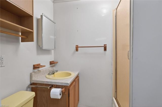 800 Arnold Palmer DR, Portsmouth, VA 23701