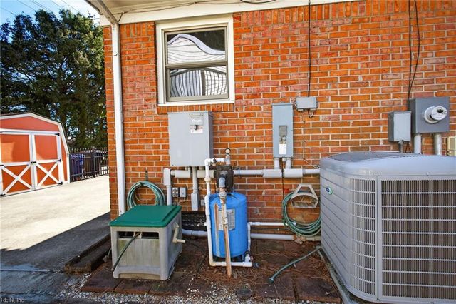 800 Arnold Palmer DR, Portsmouth, VA 23701