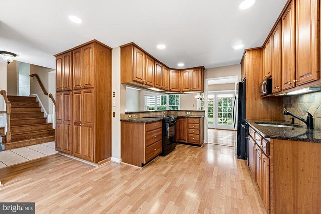 1432 FILENE CT, Vienna, VA 22182