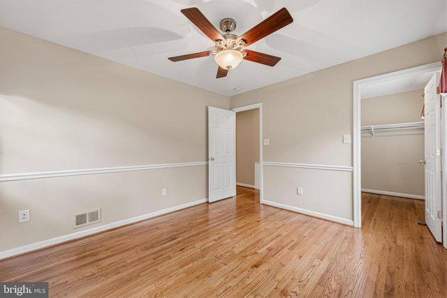 1432 FILENE CT, Vienna, VA 22182