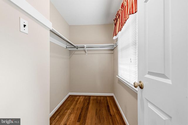 1432 FILENE CT, Vienna, VA 22182