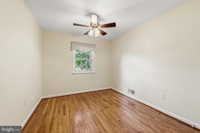 1432 FILENE CT, Vienna, VA 22182
