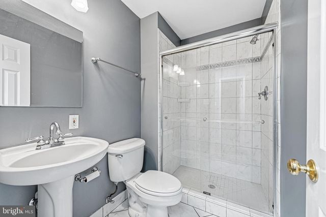 1432 FILENE CT, Vienna, VA 22182