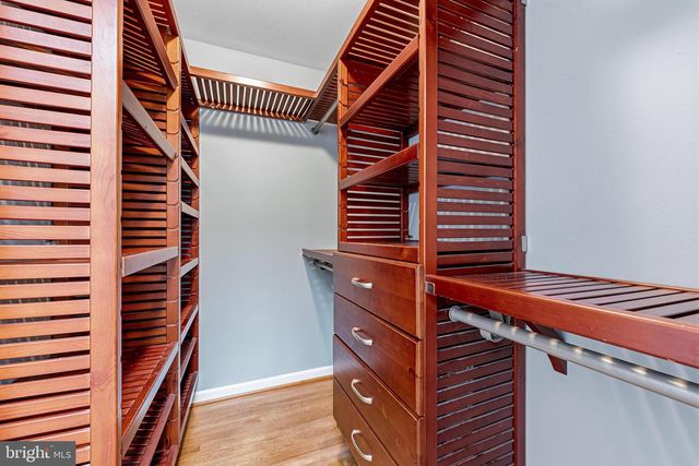 1432 FILENE CT, Vienna, VA 22182