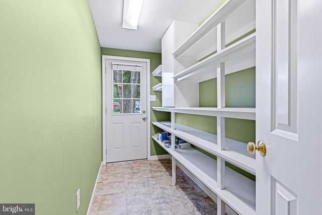 1432 FILENE CT, Vienna, VA 22182