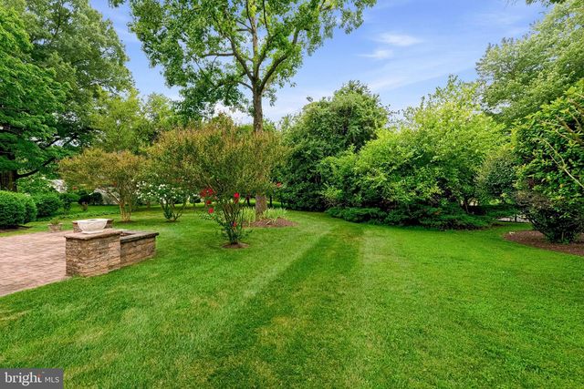 1432 FILENE CT, Vienna, VA 22182