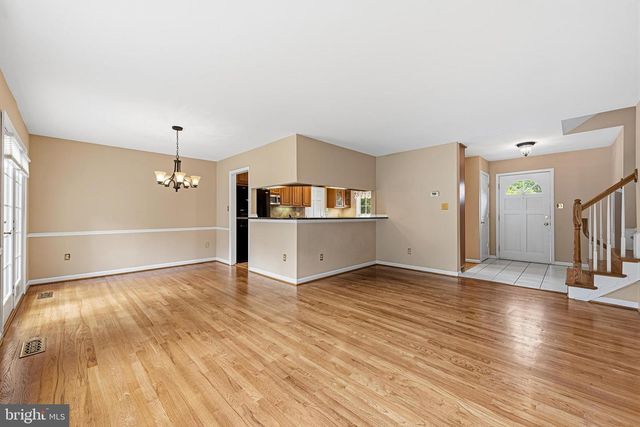 1432 FILENE CT, Vienna, VA 22182