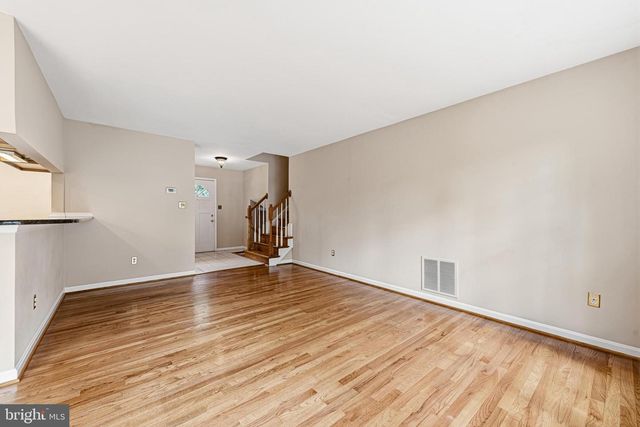 1432 FILENE CT, Vienna, VA 22182