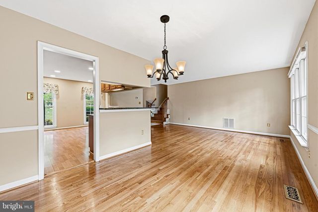 1432 FILENE CT, Vienna, VA 22182