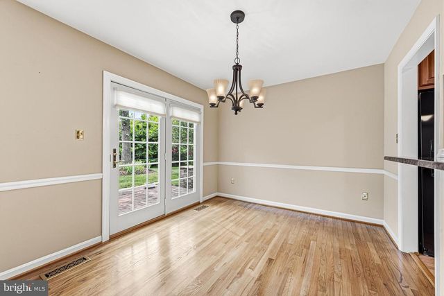 1432 FILENE CT, Vienna, VA 22182