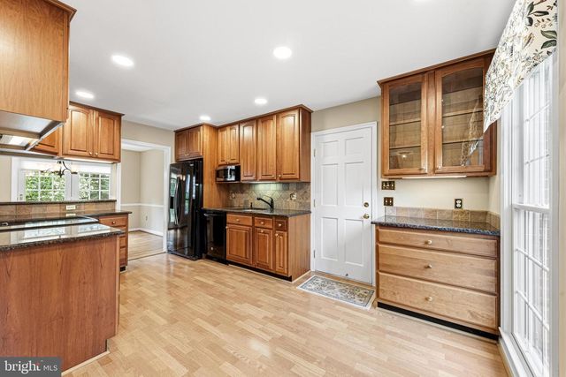 1432 FILENE CT, Vienna, VA 22182