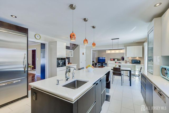 37 Jernee Drive, East Brunswick, NJ 08816