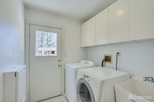 37 Jernee Drive, East Brunswick, NJ 08816