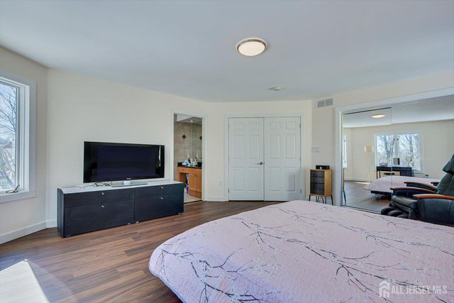 37 Jernee Drive, East Brunswick, NJ 08816