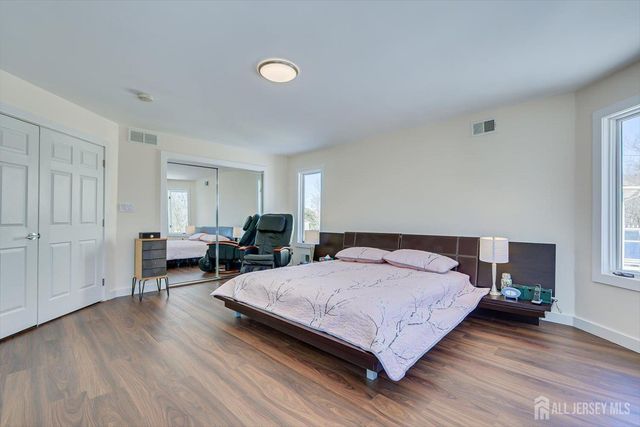 37 Jernee Drive, East Brunswick, NJ 08816