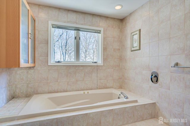 37 Jernee Drive, East Brunswick, NJ 08816