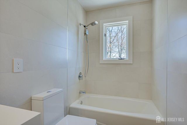 37 Jernee Drive, East Brunswick, NJ 08816