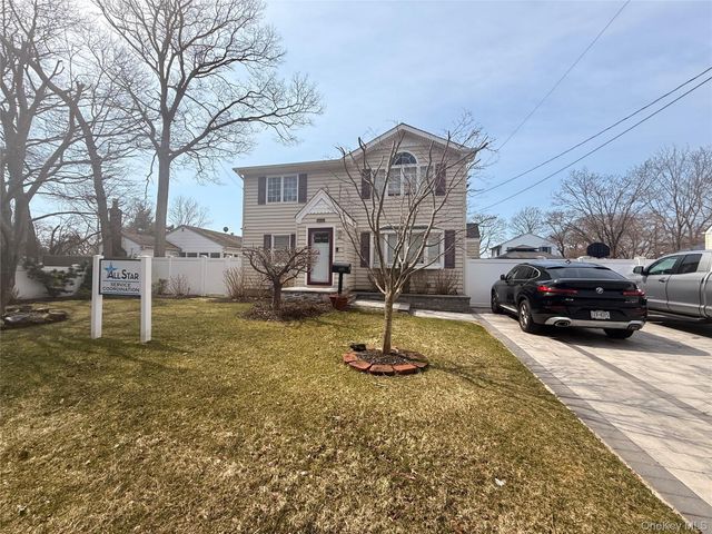 68 Fuller Avenue, Islip, NY 11751