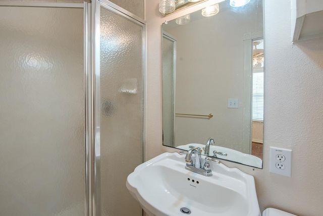 1535 W 25th Street, Houston, TX 77008