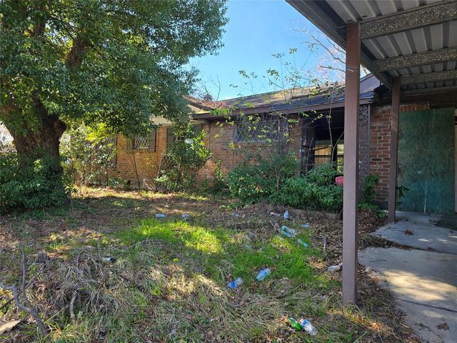 5655 Winding Creek Way, Houston, TX 77017