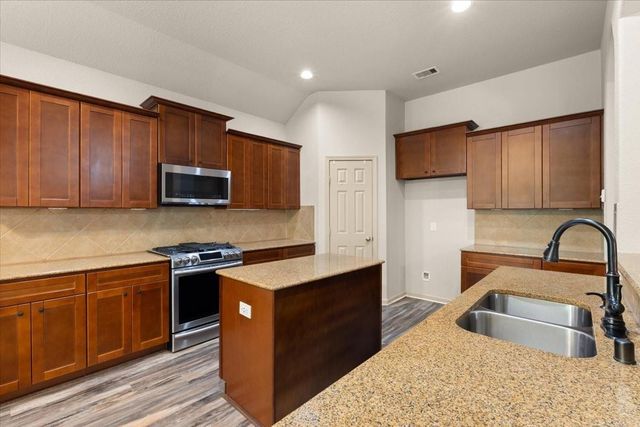 162 W Heritage Mill Circle, Tomball, TX 77375
