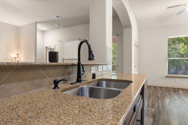 162 W Heritage Mill Circle, Tomball, TX 77375