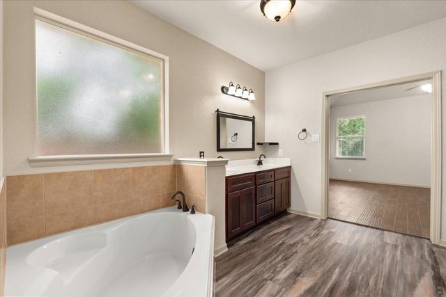 162 W Heritage Mill Circle, Tomball, TX 77375