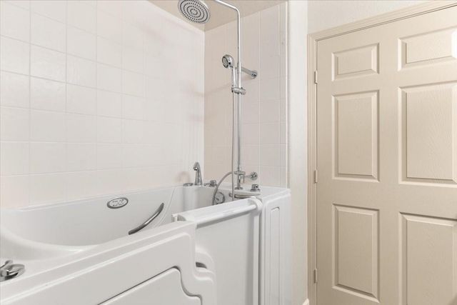162 W Heritage Mill Circle, Tomball, TX 77375
