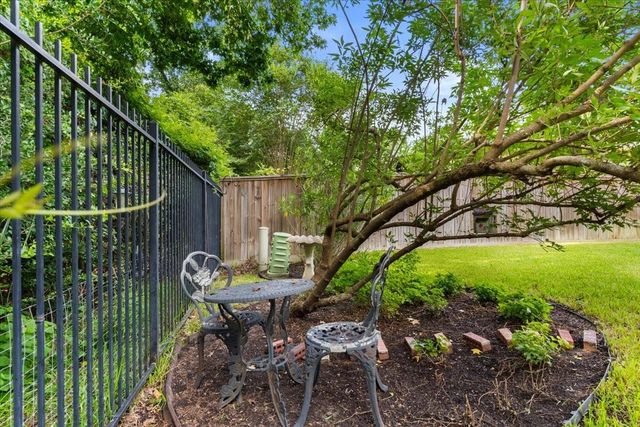 162 W Heritage Mill Circle, Tomball, TX 77375
