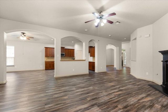 162 W Heritage Mill Circle, Tomball, TX 77375