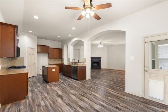 162 W Heritage Mill Circle, Tomball, TX 77375