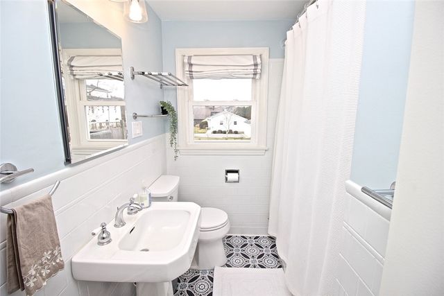 139 Coggeshall Avenue, Newport, RI 02840