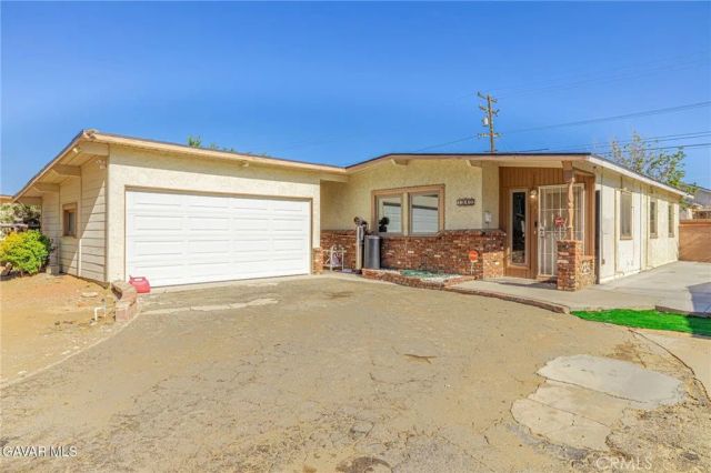 1342 W Avenue H15, Lancaster, CA 93534