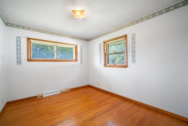 11708 W Bobolink AVENUE, Milwaukee, WI 53225