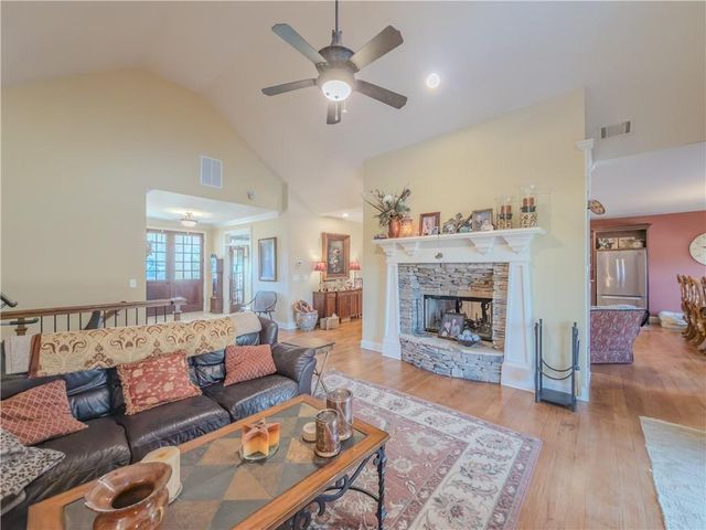 410 Caldwell Lane, Hoschton, GA 30548
