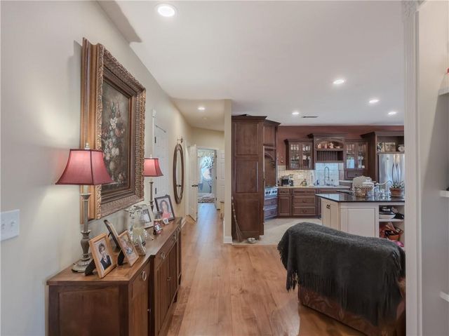 410 Caldwell Lane, Hoschton, GA 30548
